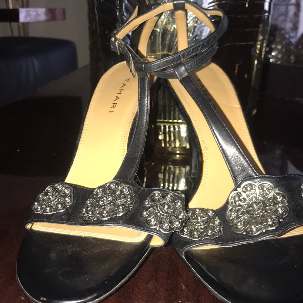 Tahari shoes